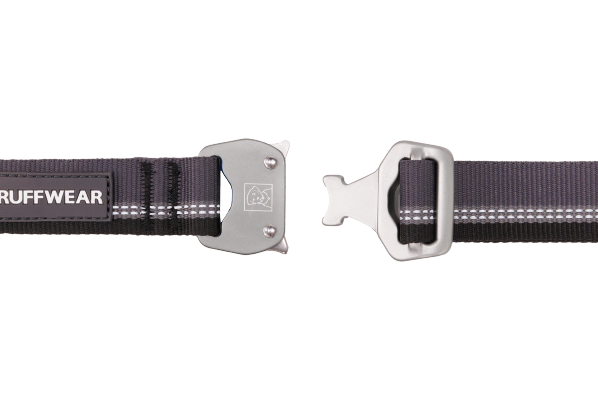Metal buckle closure